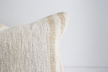 Load image into Gallery viewer, Vintage Kilim #19