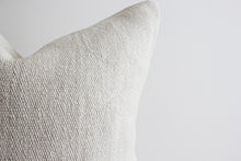 Load image into Gallery viewer, Vintage Kilim #22