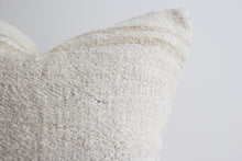 Load image into Gallery viewer, Vintage Kilim #21