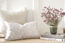 Load image into Gallery viewer, Vintage Kilim #25