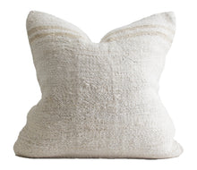 Load image into Gallery viewer, Vintage Kilim #21