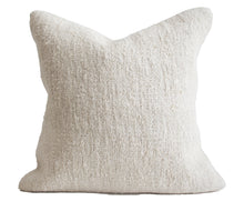 Load image into Gallery viewer, Vintage Kilim #32