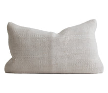 Load image into Gallery viewer, Vintage Kilim #30